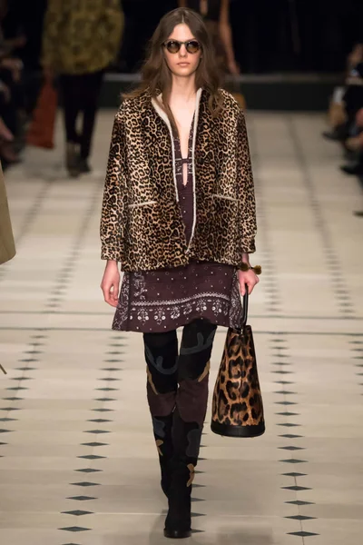 Look 28